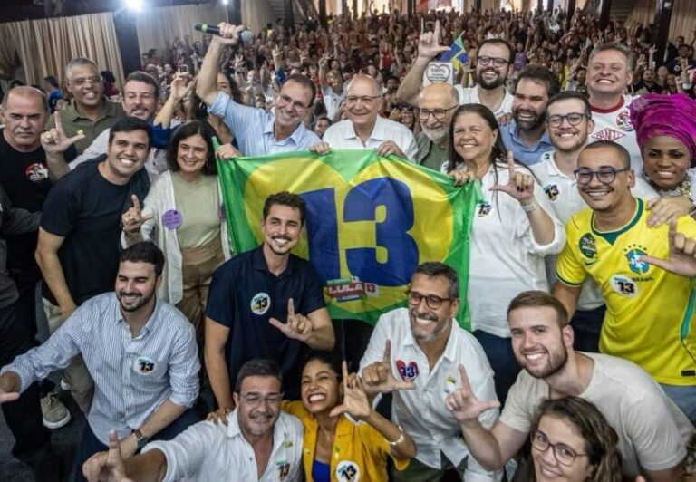 Eduardo Paes recebe o vice Geraldo Alckmin em Bangu para tentar virar votos para Lula na Zona Oeste