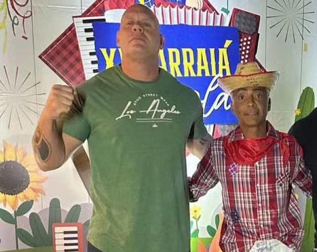Empresário preso que dava carteirada falsa tem fotos com Romário, Neymar, TH Joias, Gabriel Monteiro e Deolane Bezerra
