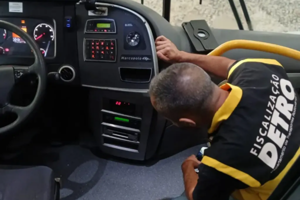 Após determinação do TCE, Detro-RJ anula, por irregularidades, licitação de R$ 31,7 milhões para monitoramento e telemetria de ônibus intermunicipais