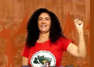 Deputada ligada ao MST diz que pretende ocupar ilha de Angra disputada por Richarlison e Flávio Bolsonaro