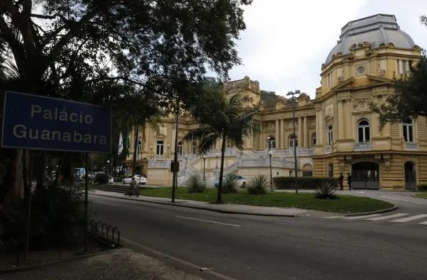 Governo do estado fixa 15 de outubro como prazo para autorizar gastos de 2026, com exceções